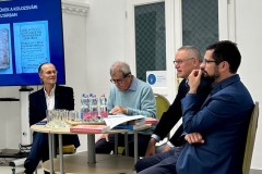 Dr. Förköli Gábor beszélget dr. Kovács Sándorral, dr. Balázs Mihállyal és dr. Molnár Lehellel. Orbán Emese fotója